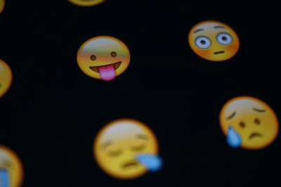 DemandZEN Blog - emojis in subject lines